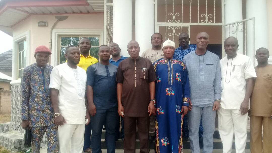 Members of the Central Officers Committee on a courtesy visit to Eze Ogo Amuvi